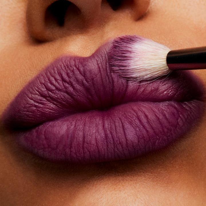 Produktbild MAC Cosmetics Powder Kiss Lipstick (P For Potent)