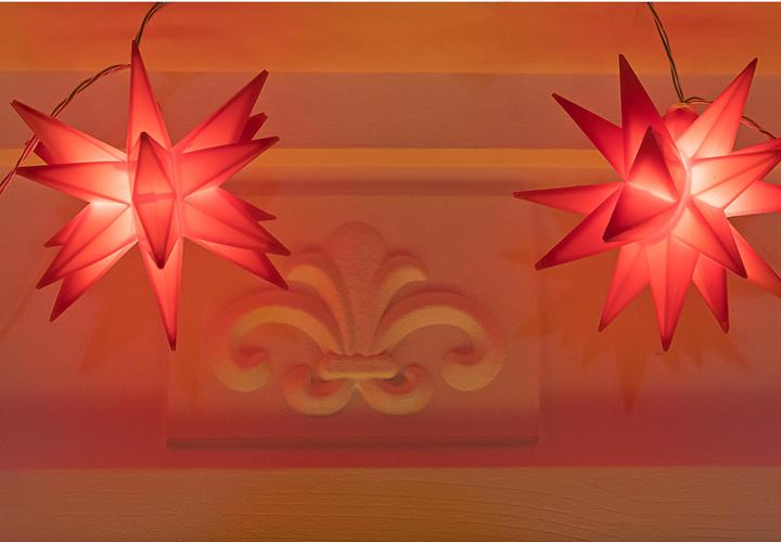 Produktbild Idena LED Lichterkette 10 Sterne rot Ø 12cm (7.70 m)