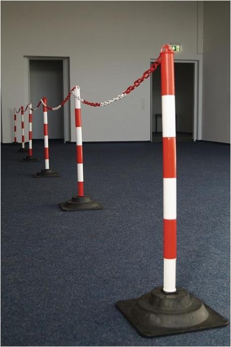 Produktbild Magni Kettenpfosten-Set EcoMax mit 10 m Absperrkette 3x rot/weiss, 3x weiss/rot, 6x Hartgummifuss