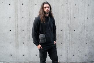 Actual product image Wandrd X1 Cross Body Bag Small Zwart (1 l)
