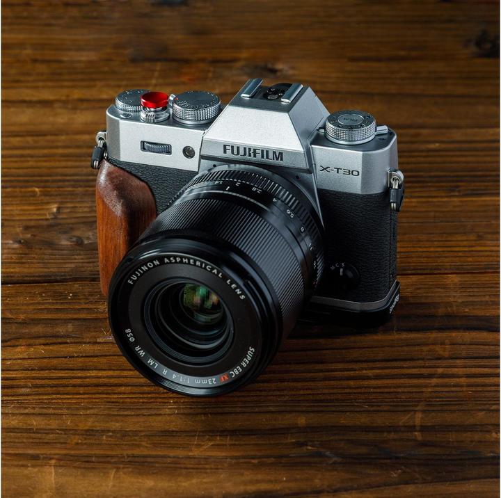 Produktbild SmallRig 5666 L-Shaped Mount Plate with Wooden Handle for FUJIFILM X-T30 / X-T30 II / X-T30 III (Black) (Cage, Griff)