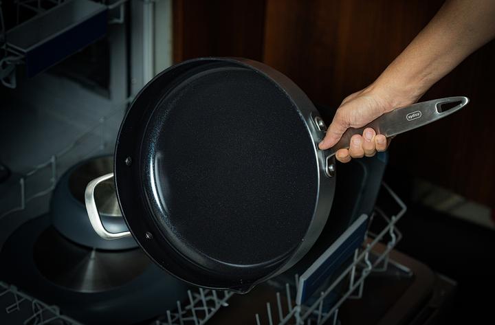 Produktbild Zyliss Bratpfanne mit Glasdeckel Ultimate Pro (28 cm, Bratpfanne, Edelstahl, Aluminium)