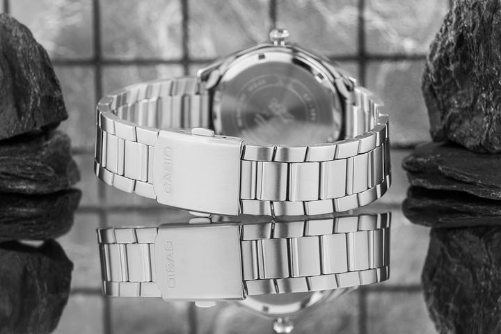 Produktbild Casio Edifice - EF-121D-1AVEG (Analoguhr, 40 mm)