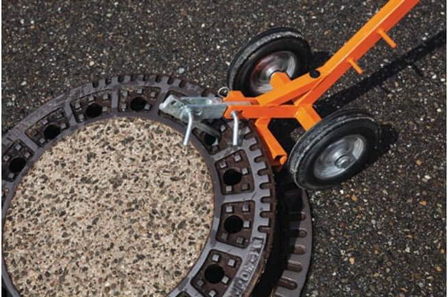 Actual product image Nestle Manhole cover lifter length 980-1480 mm mobile red powder coated