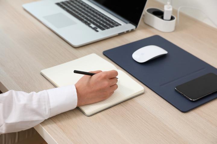 Actual product image Pout Hands 3 Split