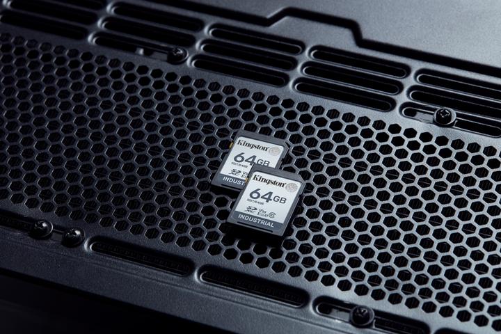 Actual product image Kingston Card Ind. SD +ADP 64GB pSLC (64 GB, SDXC, U3, UHS-I)