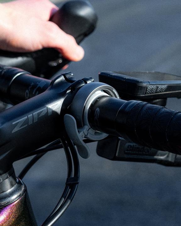 Productafbeelding knog. Oi Prima Small Fahrradklingel, 22.2mm, primer grey