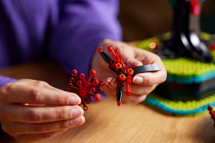 Immagine prodotto LEGO Albero genealogico delle idee (21346, LEGO Ideas, Set LEGO rari)