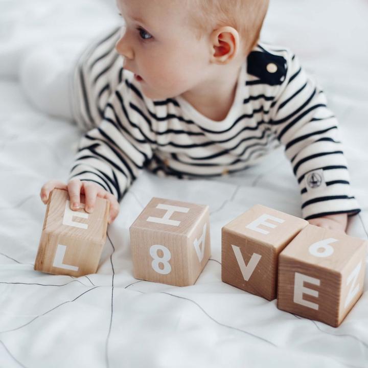 Produktbild Ooh Noo - Holzklötze mit weissen Buchstaben