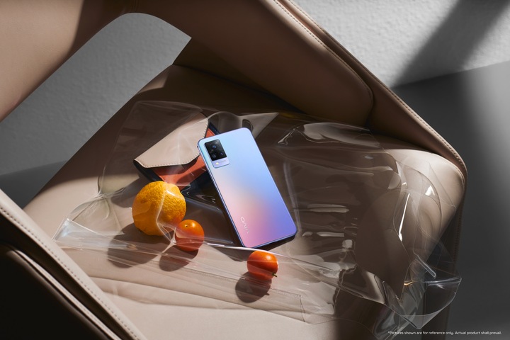 Actual product image Vivo V21 5G (128 GB, Sunset Dazzle, 6.44", Hybrid Dual SIM, 64 Mpx, 5G)