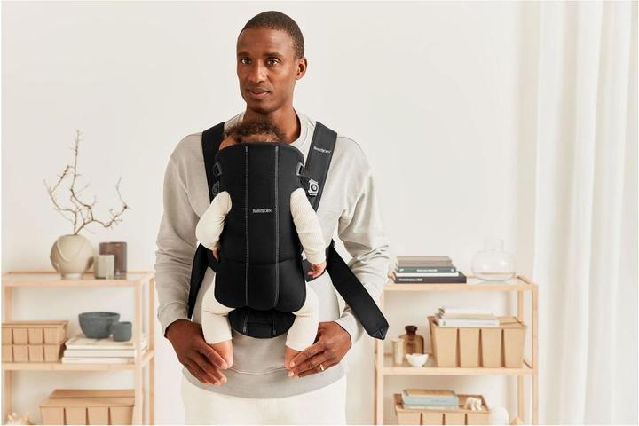 Produktbild BabyBjörn Tragesitz Mini schwarz, gewebt