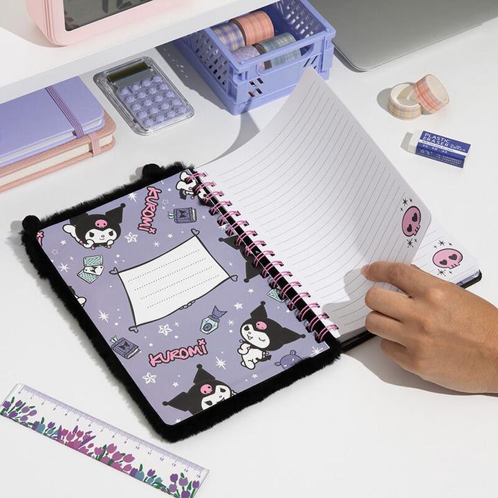 Produktbild Paladone Products Paladone Agenda A5 Peluche Hello Kitty Kuromi (A5, Liniert, Weicher Einband)