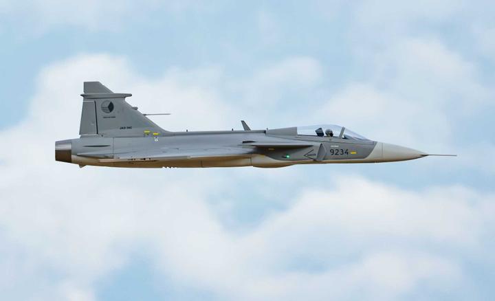 Immagine prodotto Freewing Jas-39 Gripen grigio PNP Jet EDF (Jet)