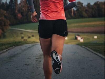 Actual product image Compressport Performance Overshort Woman (S)