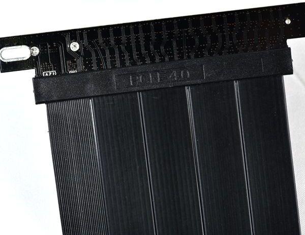 Produktbild Lian-Li PCIe x16 Riser Flachband-Kabel - PCIe 4.0