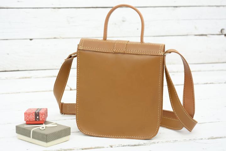 Image du produit Only-Bags.Store Cuir marron clair caramel Messenger Bag Business Bag, Front Lock Cuir Crossbody Bag