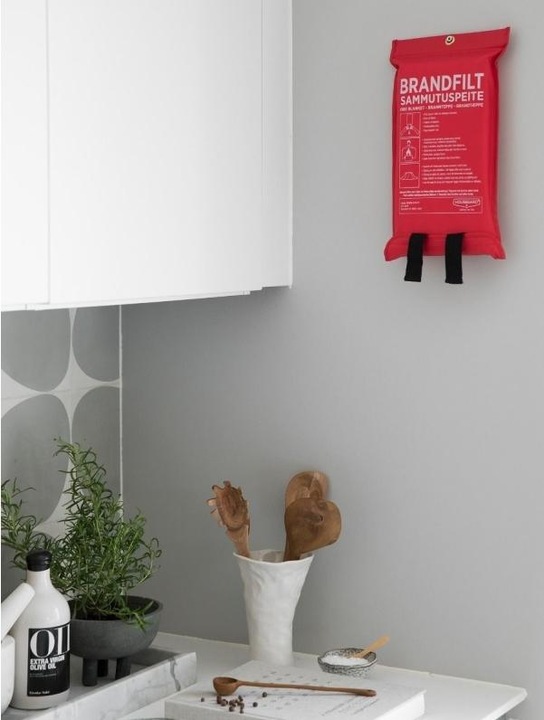 Actual product image Housegard 602025, 120 x 180 cm, fibreglass, red, car, home, office, 1 piece(s), EN 1869:1997