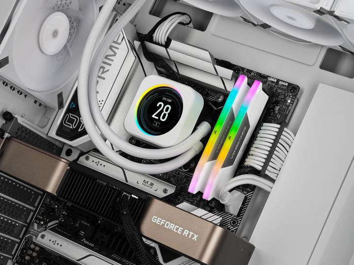 Produktbild Corsair DDR5-RAM Vengeance RGB White 7200 MHz 2x 16 GB (2 x 16GB, 7200 MHz, DDR5-RAM, DIMM)