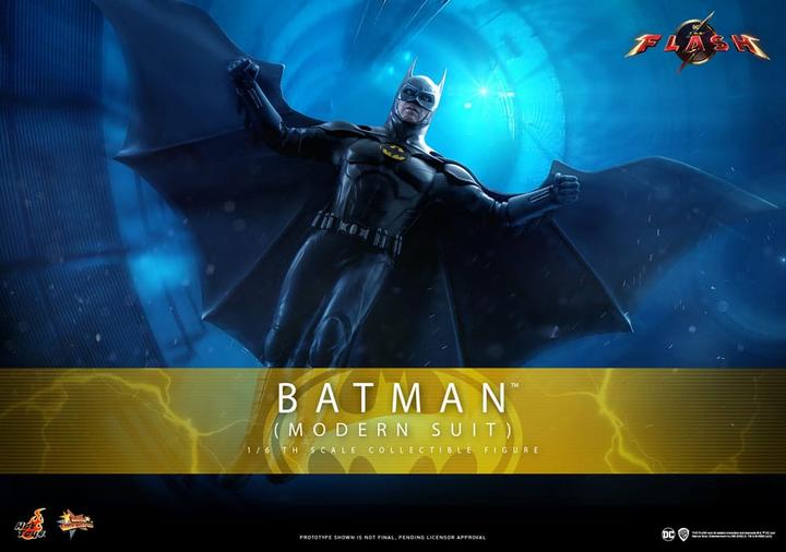 Actual product image Hot Toys The Flash figurine Movie Masterpiece 1/6 Batman (Modern Suit) 30 cm