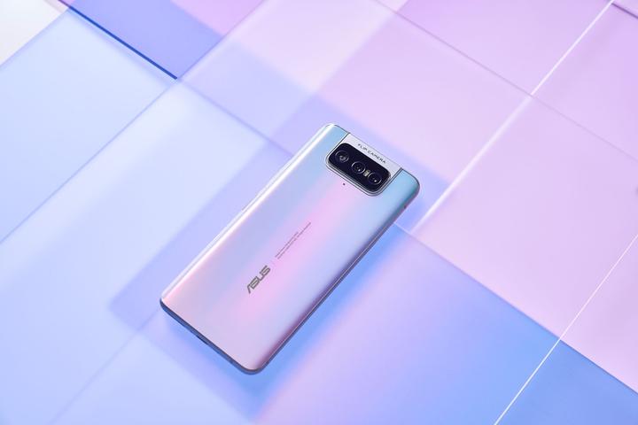 Actual product image ASUS Zenfone 7 Pro (256 GB, Pastel White, 6.67", Dual SIM, 5G)
