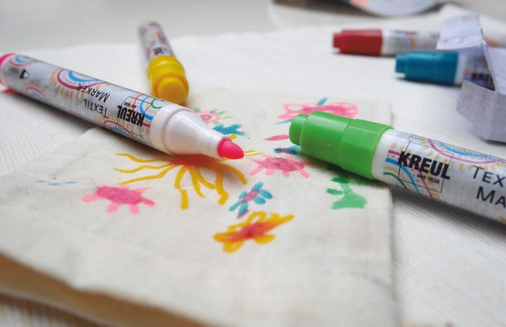 Produktbild Kreul T-Shirt-Painter (Braun, Orange, Violett, Grau, Schwarz, Pink, Grün, Blau, Rot, Hellblau, 4 mm, 12 x)
