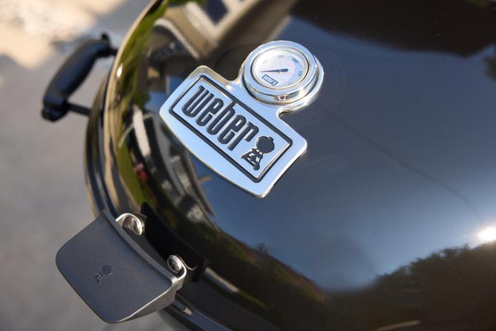 Actual product image Weber Master Touch Premium E-5770 (57 cm)