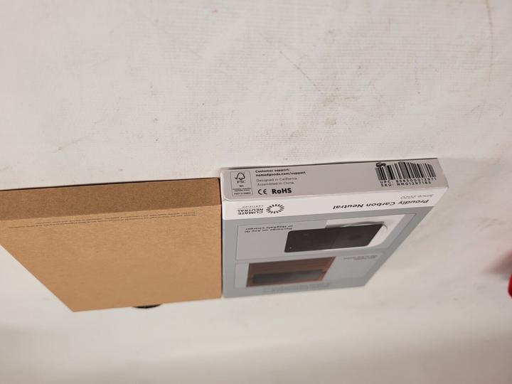 Image du produit Nomad Tracking Card - Carte de localisation avec chargement sans fil (iOS)