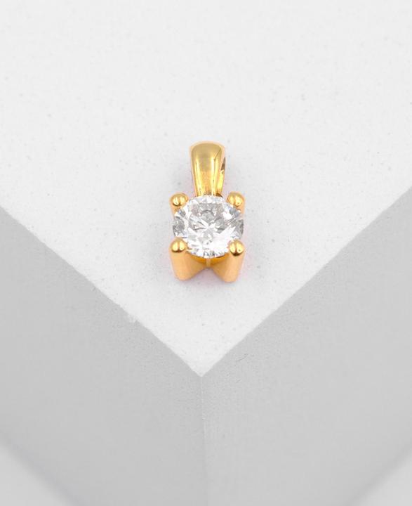 Produktbild Muau Anhänger (Gelbgold, Weissgold, Rotgold oder ganz einfach aus Silber hier entdecken. Unauffällig und trotzdem ein wahrer Hingucker, eines unserer Lieblingsschmuckstücke aus dem Online Schmuck Shop das Anhänger 4-Griff-Fassung Diamant 0.40ct. Gelbgold 750 in der Farbe Gelbgold. Schmuck)