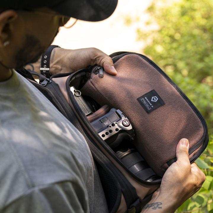 Actual product image Wandrd ROGUE Sling 6L Sedona Orange V2 (Camera shoulder bag, 6 l)