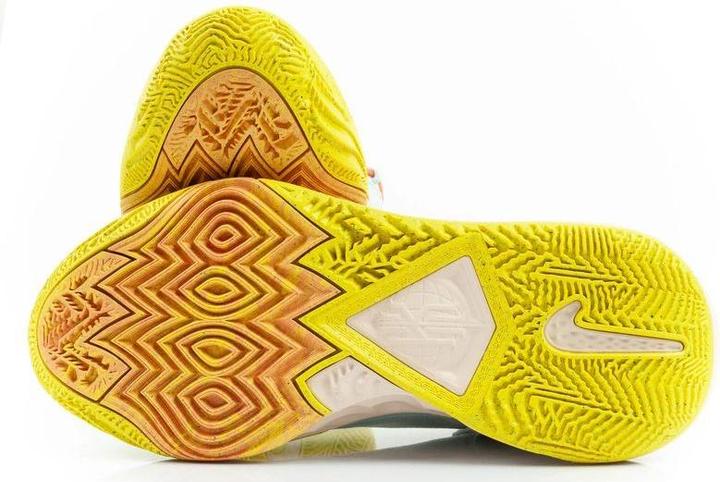 Produktbild Nike Kyrie 8 Basketballschuhe (42)