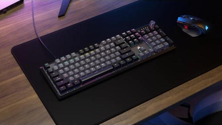 Actual product image Corsair CLAVIER K70 CORE RGB Gris (FR, Cable)