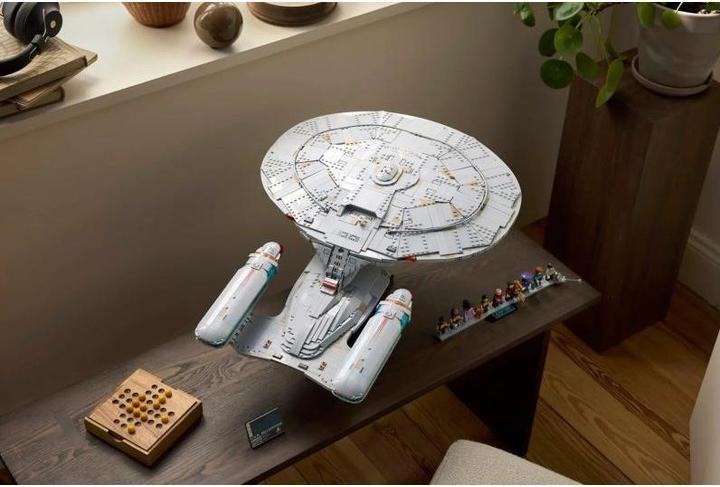 Productafbeelding LEGO Star Trek U.S.S. Enterprise NCC-1701-D (10356, LEGO Icons)