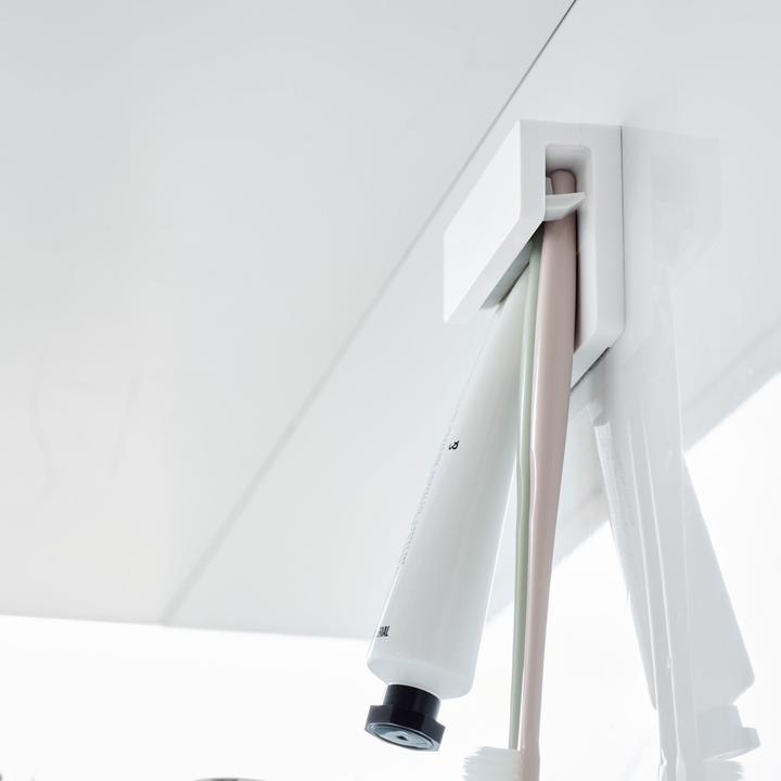 Produktbild Yamazaki Breiter Klebehaken-Zahnbürsten- und Zahnpasta-Halter TOWER