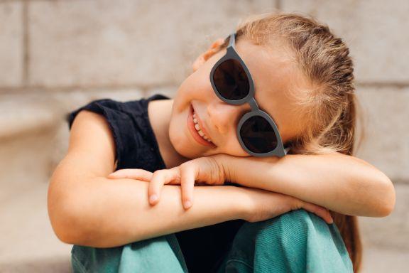 Actual product image Beaba Sonnenbrille 4-6 J SUNNY Mineralgrau