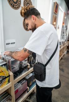 Produktbild Wandrd X1 Cross Body Bag Small Zwart (Kamera Schultertasche, 1 l)