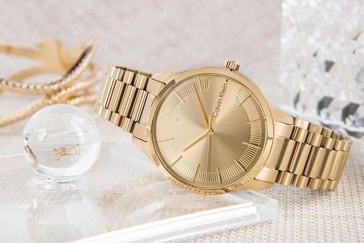 Actual product image Calvin Klein Iconic Armband Damenuhr 25200043 + BOX (Analogue wristwatch, 35 mm)