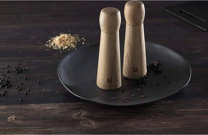 Actual product image Zwilling Salt mill 19 cm, oak, brown (Pepper, Salt)