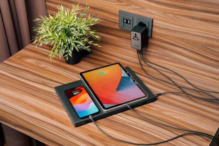 Actual product image Verbatim Charge 'N' Travel 170w Universal Travel Adapter Black