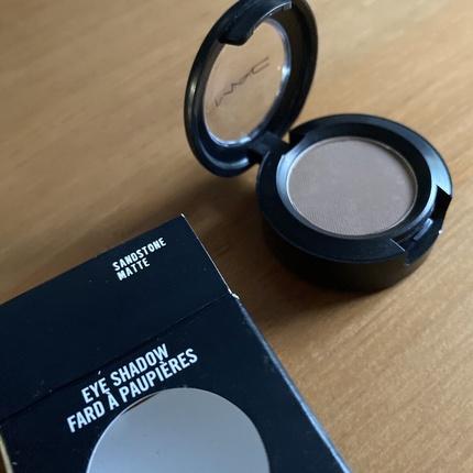 Actual product image MAC Cosmetics Eye Shadow (Sandstone)