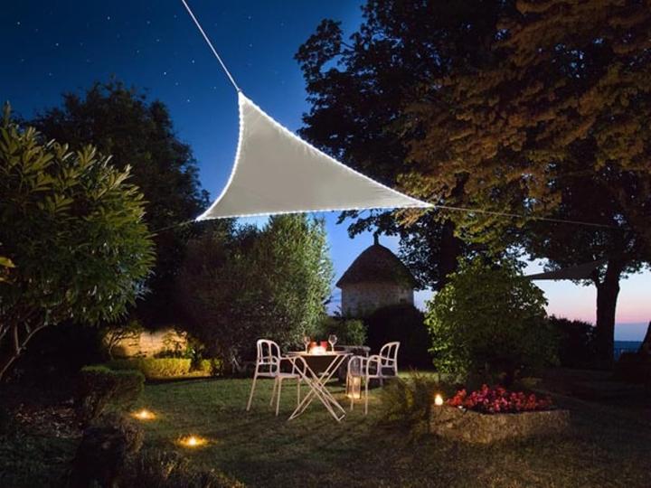 Image du produit Perel VOILE DE SOLEIL AVEC ÉCLAIRAGE DEL - TRIANGULAIRE - 3.6 x 3.6 x 3.6 m - TAUPE (360 x 360 cm)
