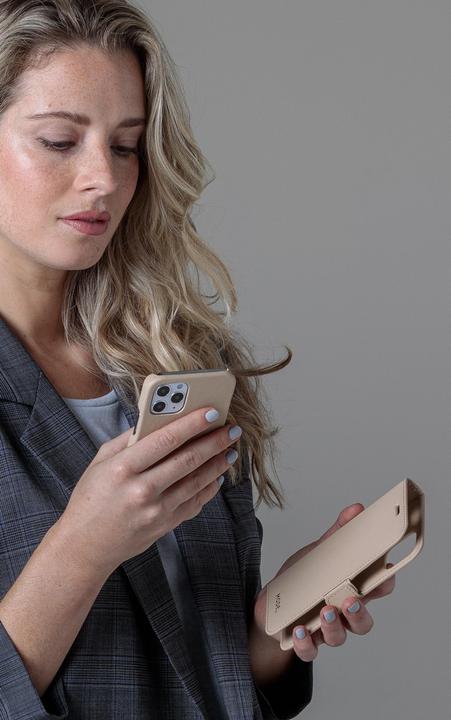 Immagine prodotto dbramante1928 Barcelona (Apple iPhone 12, Realme 12 Pro+)