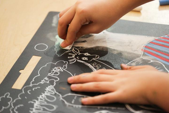 Produktbild Funny Mat Abwaschbare Malmatte - Erde