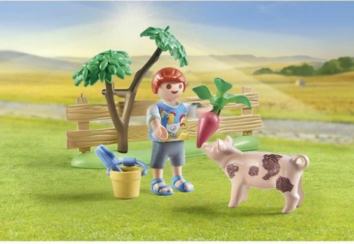 Actual product image Playmobil 71443 Idyllic vegetable garden with the grandparents (71443, Playmobil Country)