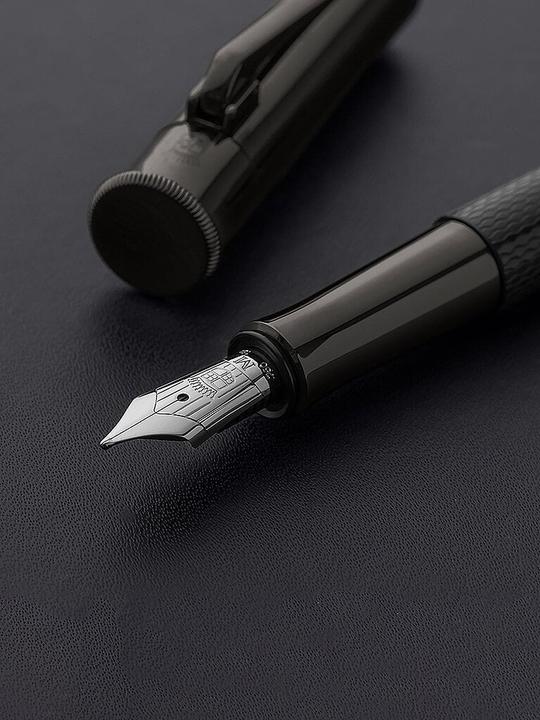 Image du produit Faber-Castell Füllfederhalter Guilloche Edition (Black Edition, 1x)