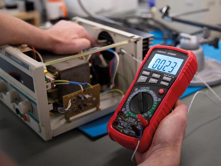 Immagine prodotto Velleman Multimetro digitale industriale robusto a vero RMS - CAT III - 1000 V / CAT IV - 600V - 11 funzioni (CAT IV 600V, CAT III 1000V)