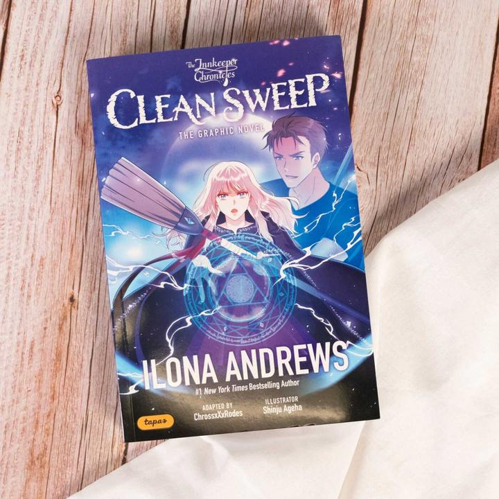 Immagine prodotto The Innkeeper Chronicles (Inglese, ChrossxXxRodes, Ilona Andrews, Shinju Ageha, 2024)