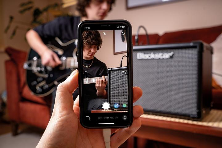 Immagine prodotto Blackstar ID:CORE 4 -kitaravahvistin, musta (Chitarra, 40 W)