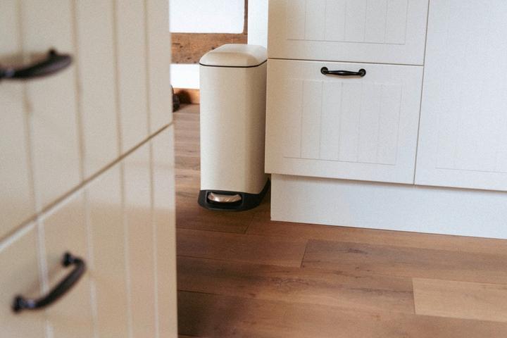 Produktbild Wenko Treteimer Design Easy-Close (12 l)