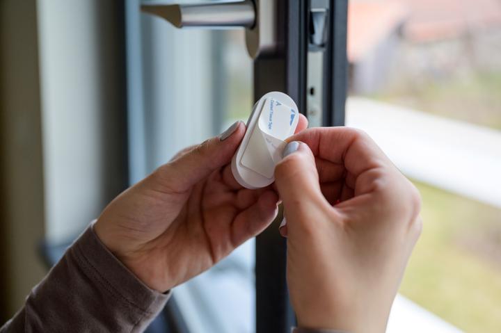 Actual product image Brennenstuhl Connect Zigbee Door and Window Contact TFK CZ 01