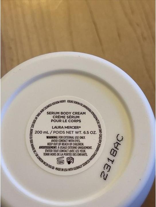 Produktbild Laura Mercier Serum Body Cream (Körpercreme, 200 ml)